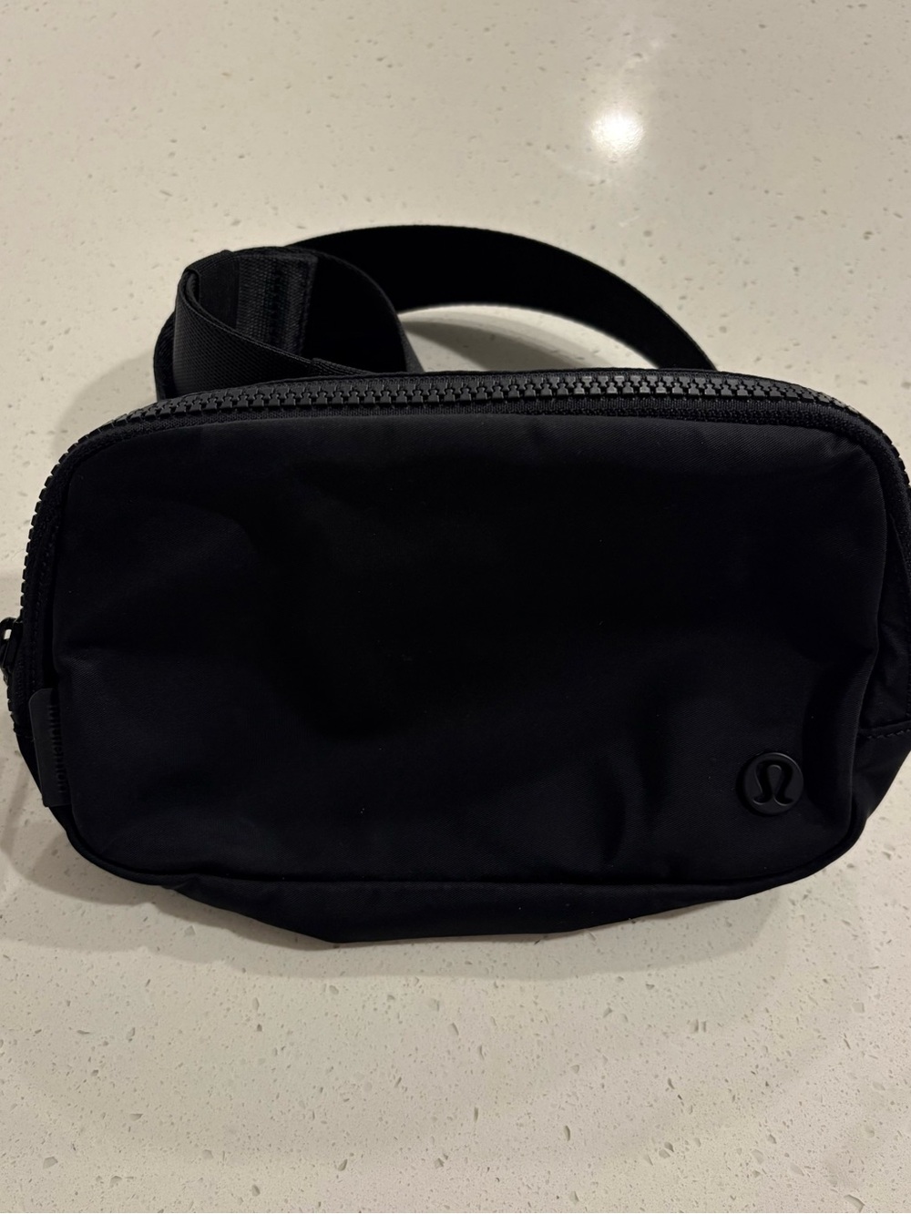 lululemon - Everywhere Belt Bag 1L in Black